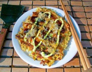 Okonomiyaki, comida tradicional japonesa