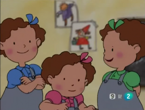 Las tres mellizas, rompiendo la cuarta pared para interactuar con los espectadores en la introducción de los episodios de la serie animada. 