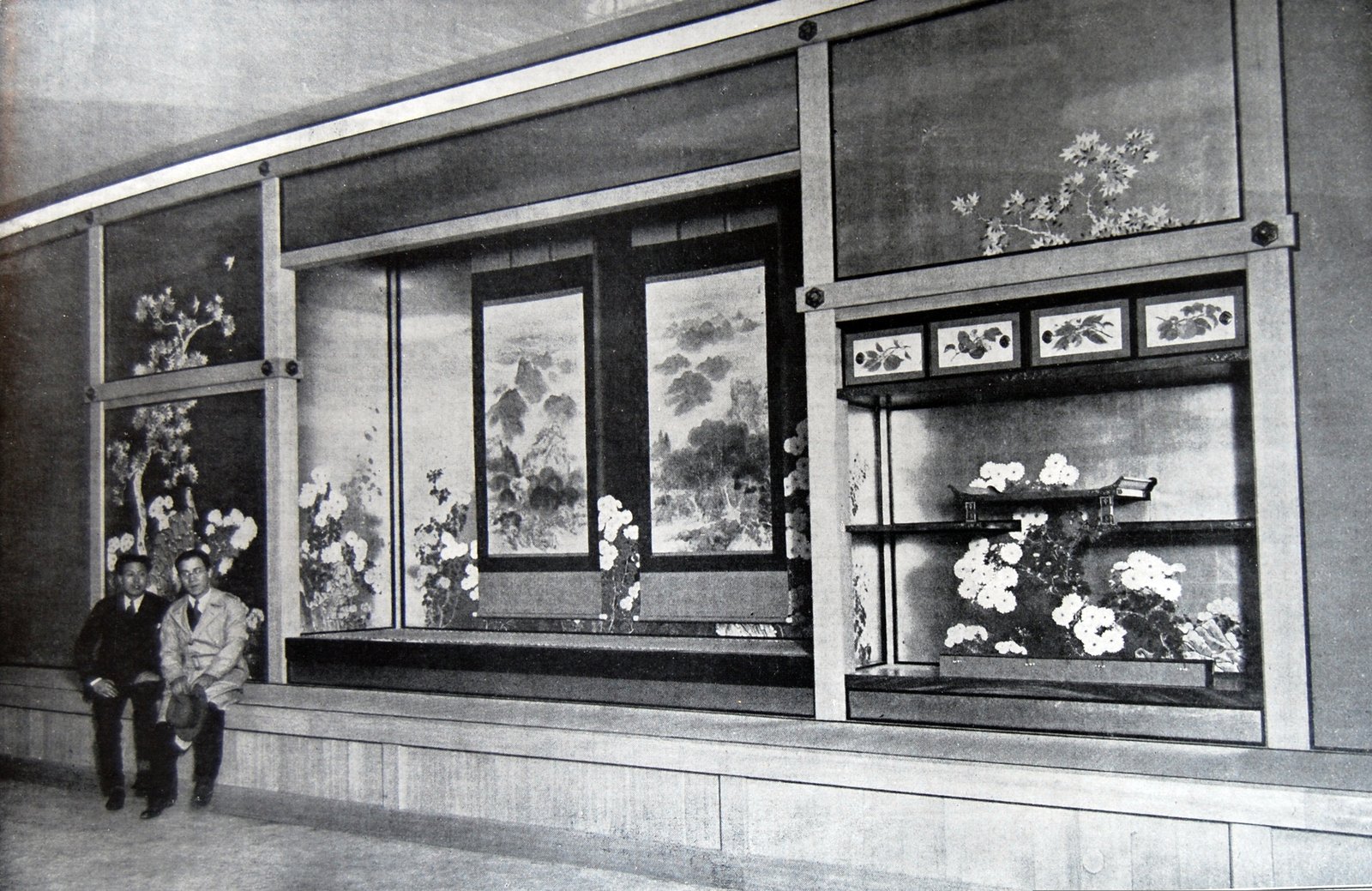 Interior de la exposición Okura. 