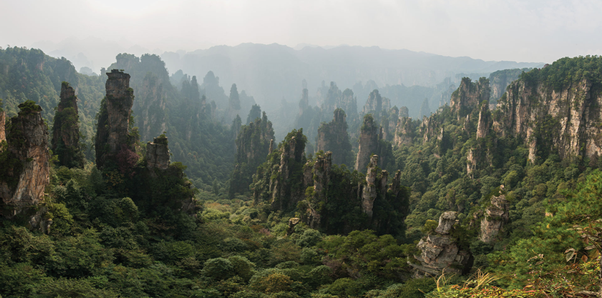Las tomas de paisajes y bosques se rodaron en el Parque Nacional de Zhangjiajie en la provincia de Hunan.